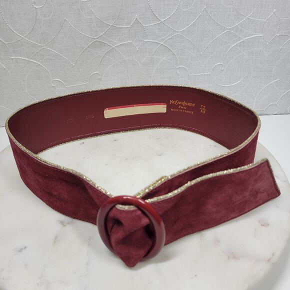 VTG Yves Saint Laurent Suede Belt 75/30 Burgundy Red Bakelite Buckle Gold Trim - Picture 1 of 16